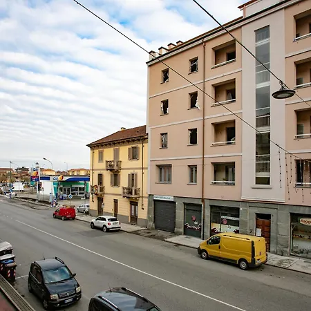 A Due Passi Dal Centro, Valentino's アパート