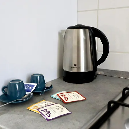 A Due Passi Dal Centro, Valentino's Lejlighed